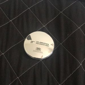 It celebration Foundation SPF 50